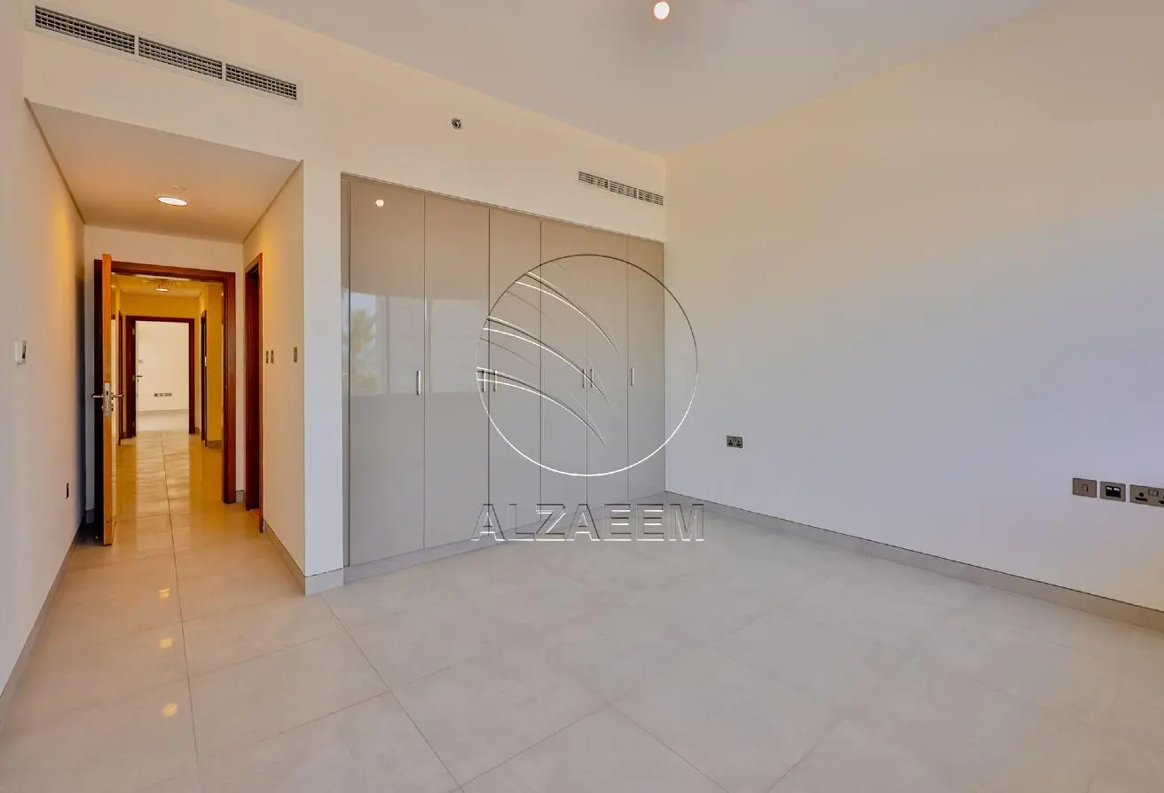 Luxurious Sea View Simplex Townhouse | VACANT