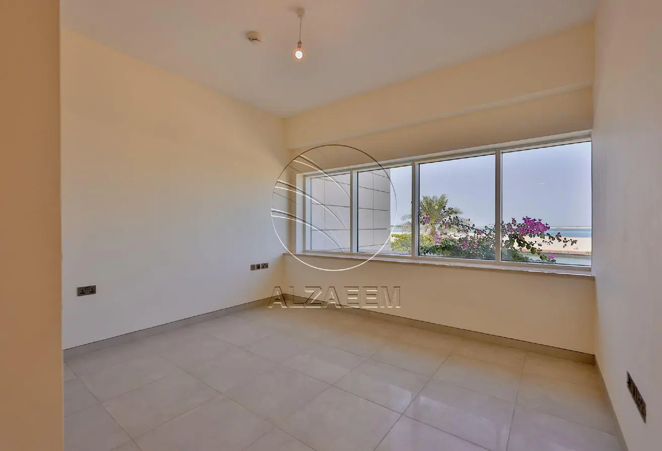 Luxurious Sea View Simplex Townhouse | VACANT
