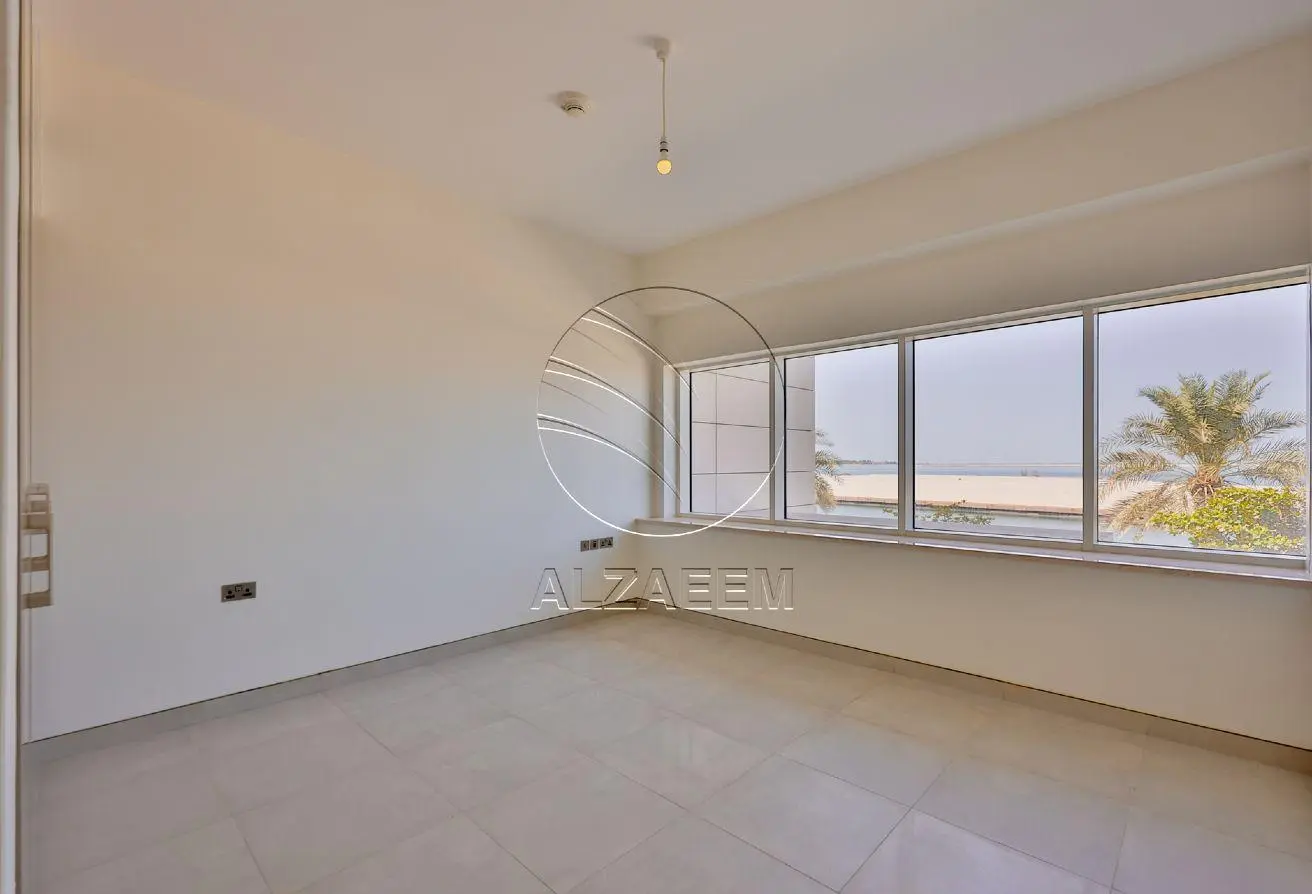 Luxurious Sea View Simplex Townhouse | VACANT