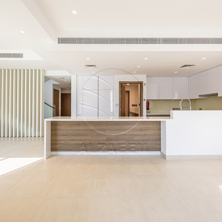 Huge Corner Unit | VACANT | Steps from the Park