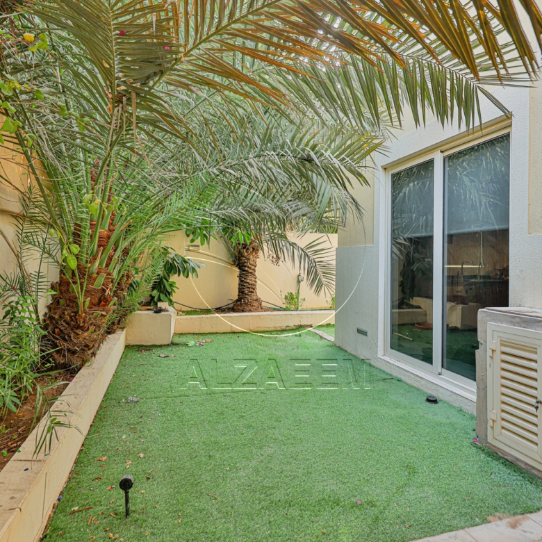 √ Private Pool | Type A | Tenanted | CORNER √