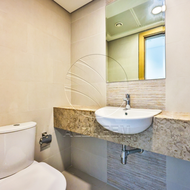 HOT DEAL! Corner Unit – Partial Sea View | Parking