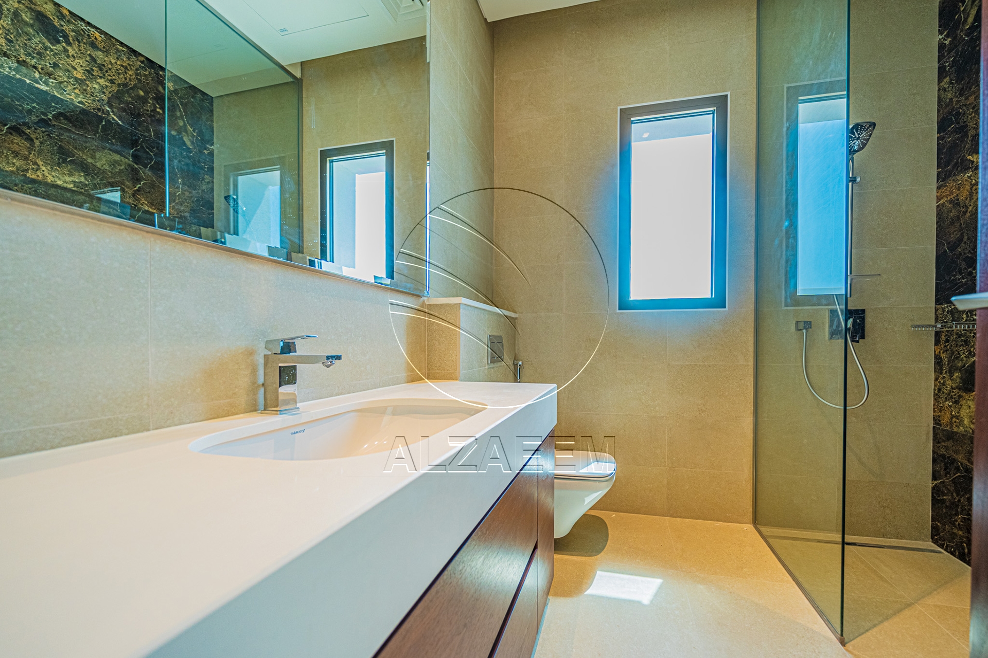 VACANT Exclusive V-5 SELECT | Partial Sea View