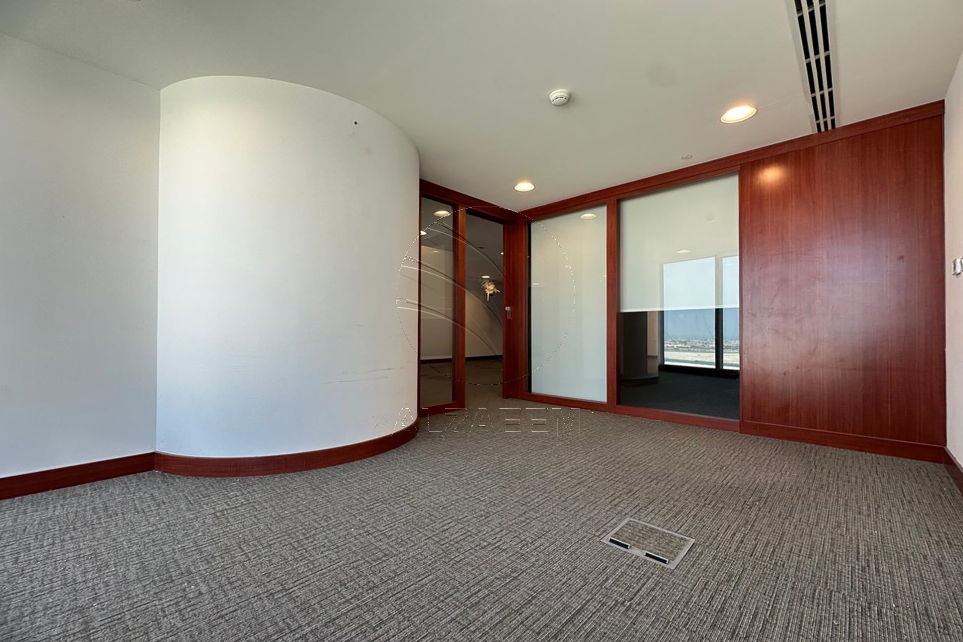 High Level Fitted Office Facing the Canal