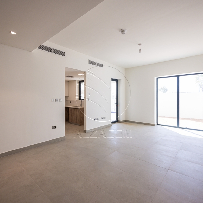 VACANT 3BR TH | Prime Location | FURNISHED!