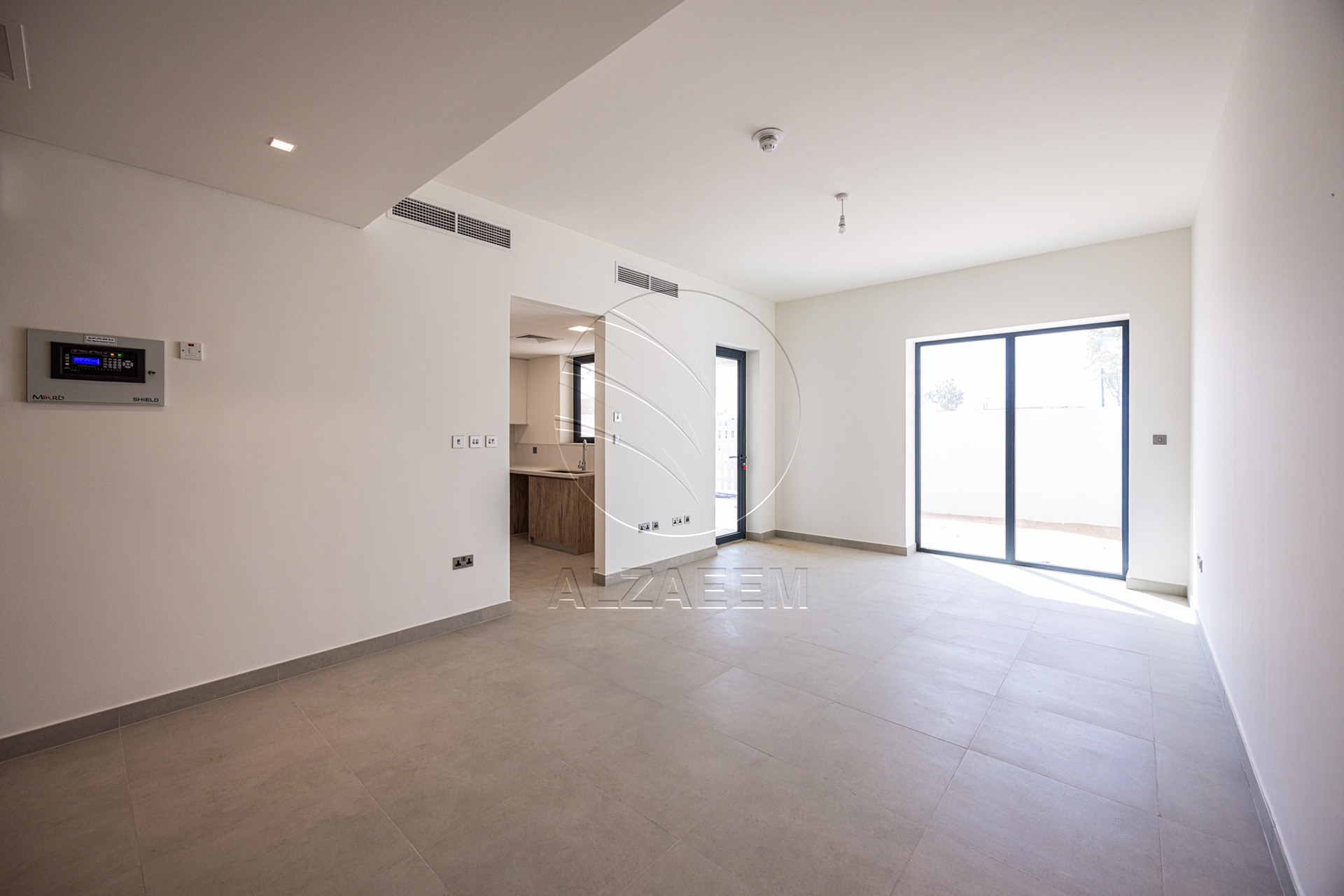 VACANT! 3BR TH | Prime Location | Modern Design
