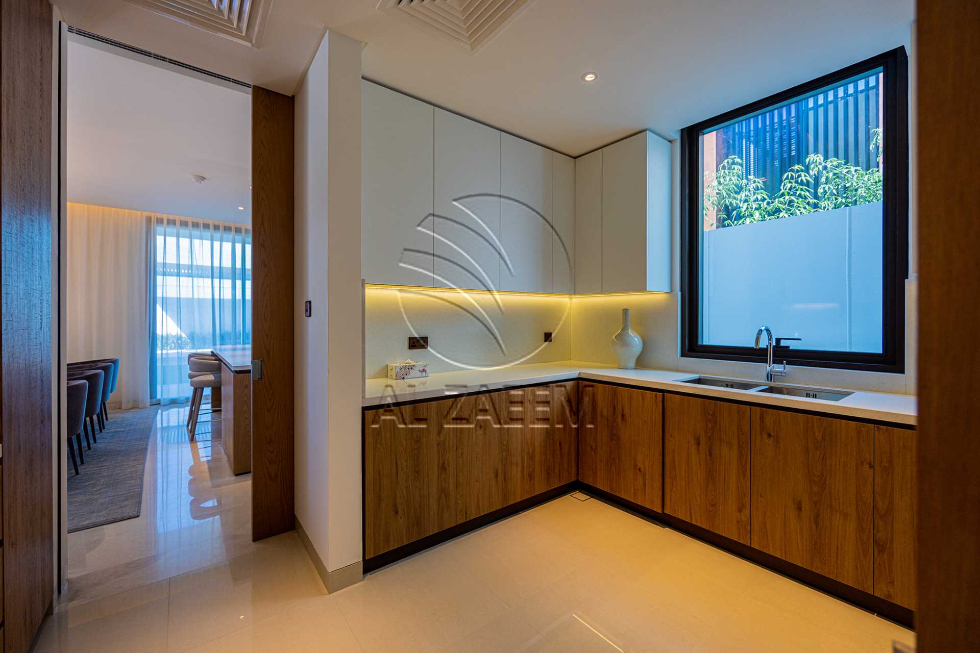 Alsidr | High Ceiling | Single Row Corner