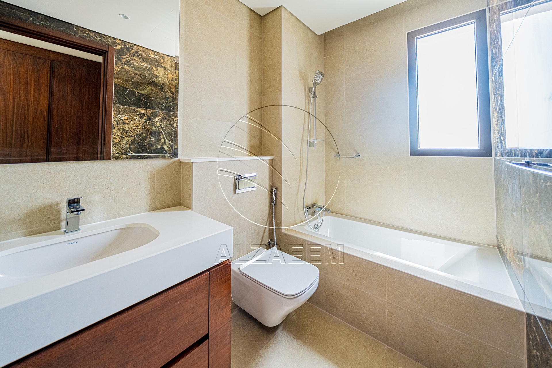 VACANT Exclusive V-5 SELECT | Partial Sea View