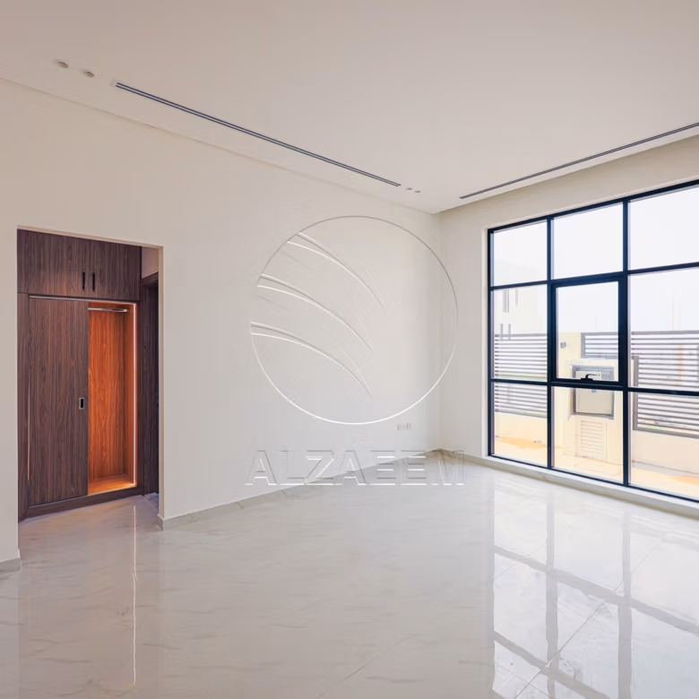 Corner | High Quality Finishing| High Ceiling