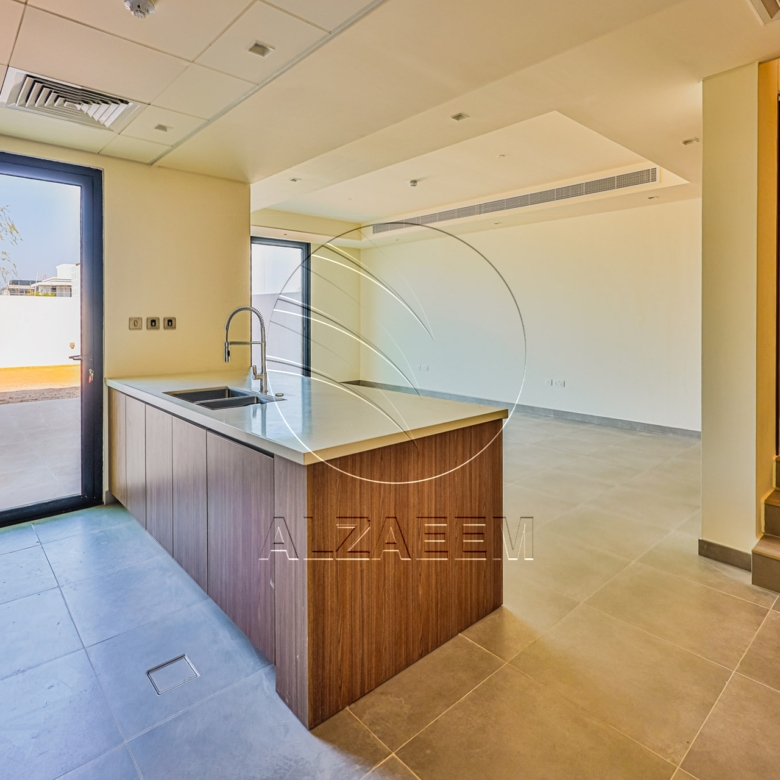 HOT! Single Row – Mid Unit | VACANT