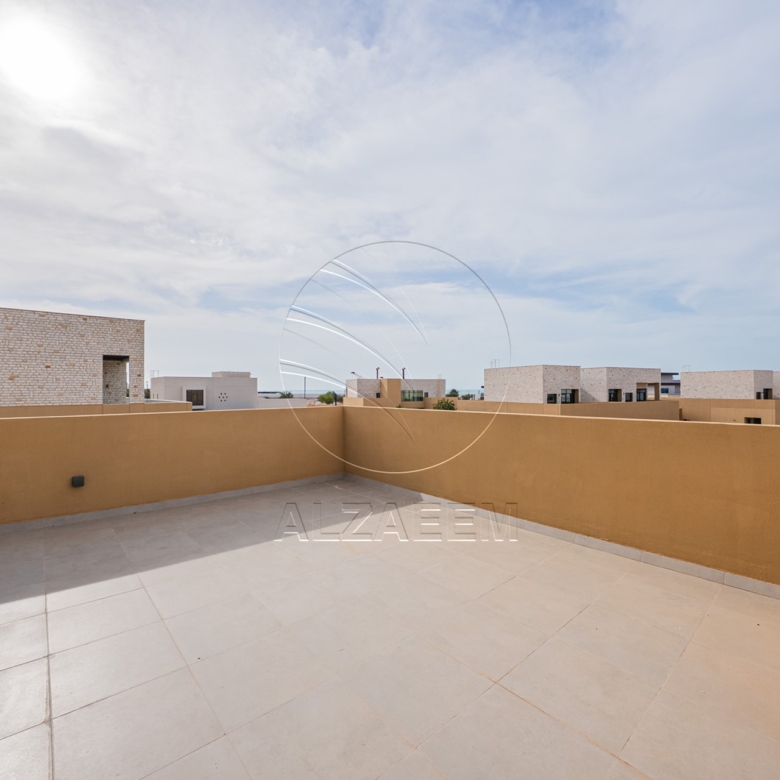 Single Row Villa | Huge Plot | Ready for Occupancy