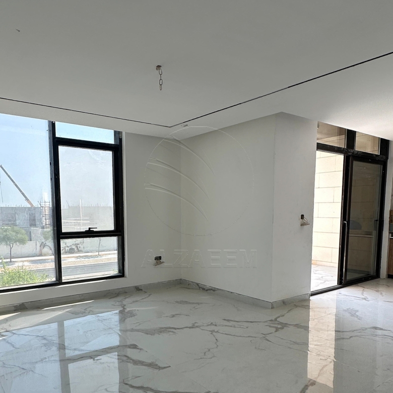 √ Single Row | Biggest Plot | 5BR+Lift+Pool √