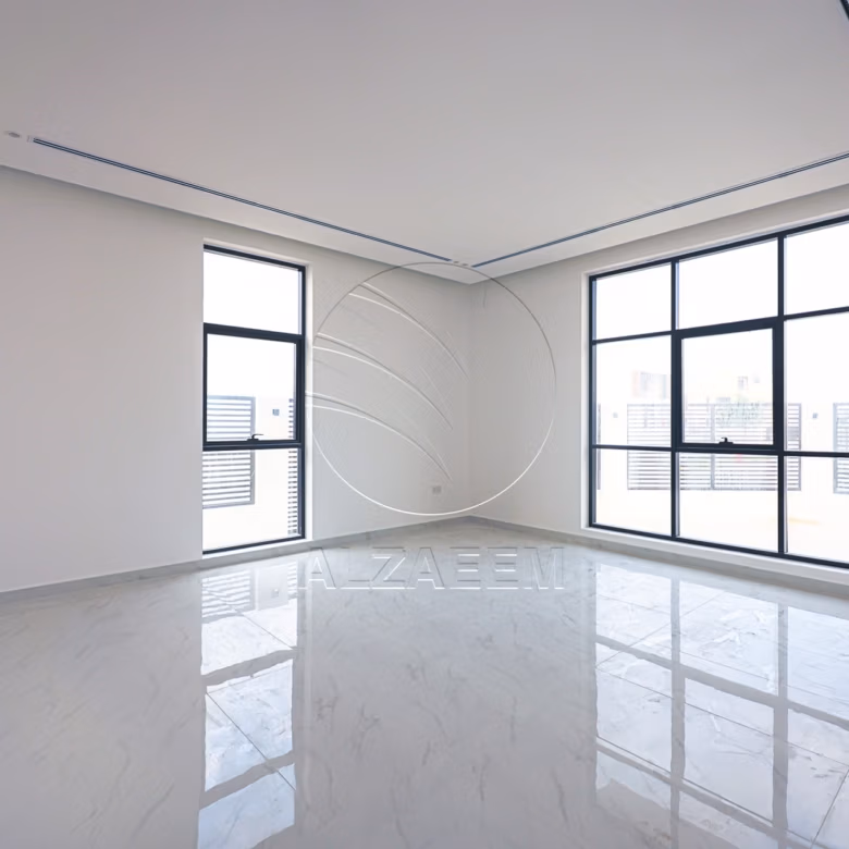 Corner | High Quality Finishing| High Ceiling