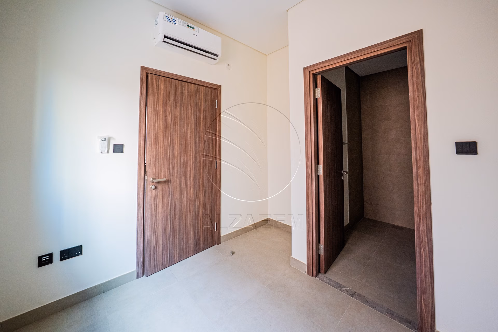 Single Row Villa | Huge Plot | Ready for Occupancy
