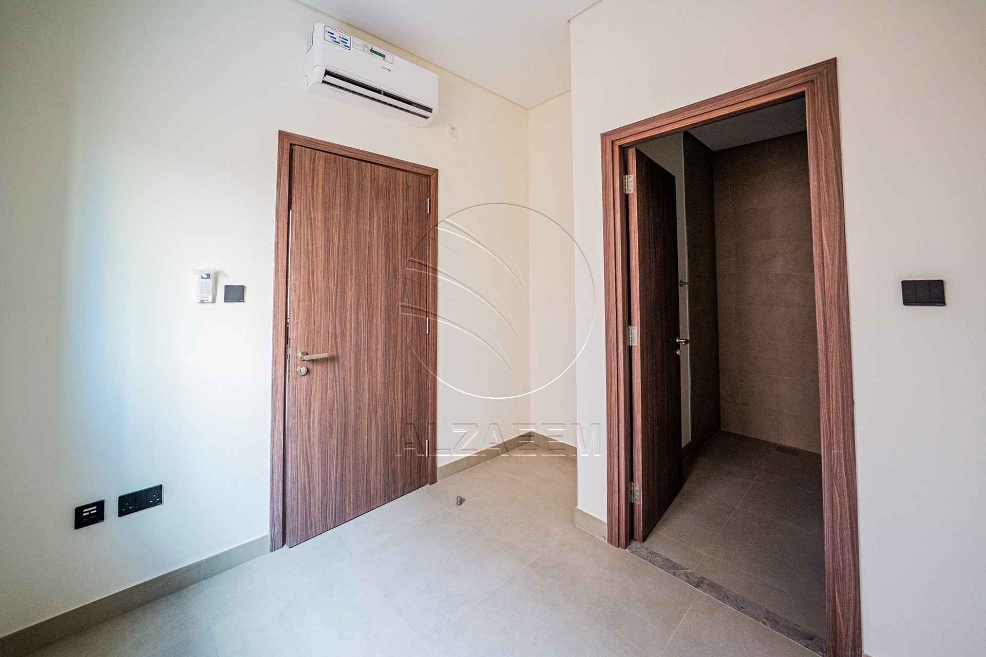 Single Row Villa | Huge Plot | Ready for Occupancy