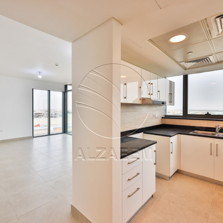 HOT DEAL! Corner Unit – Partial Sea View | Parking