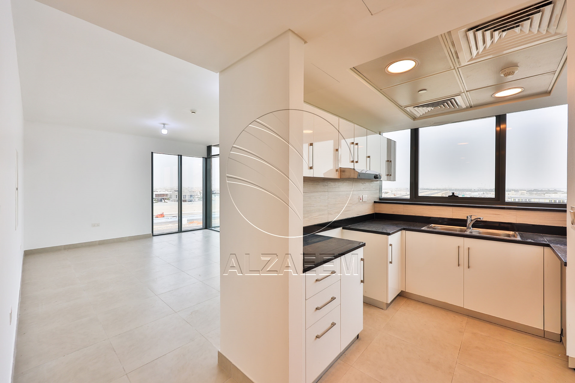 HOT DEAL! Corner Unit – Partial Sea View | Parking