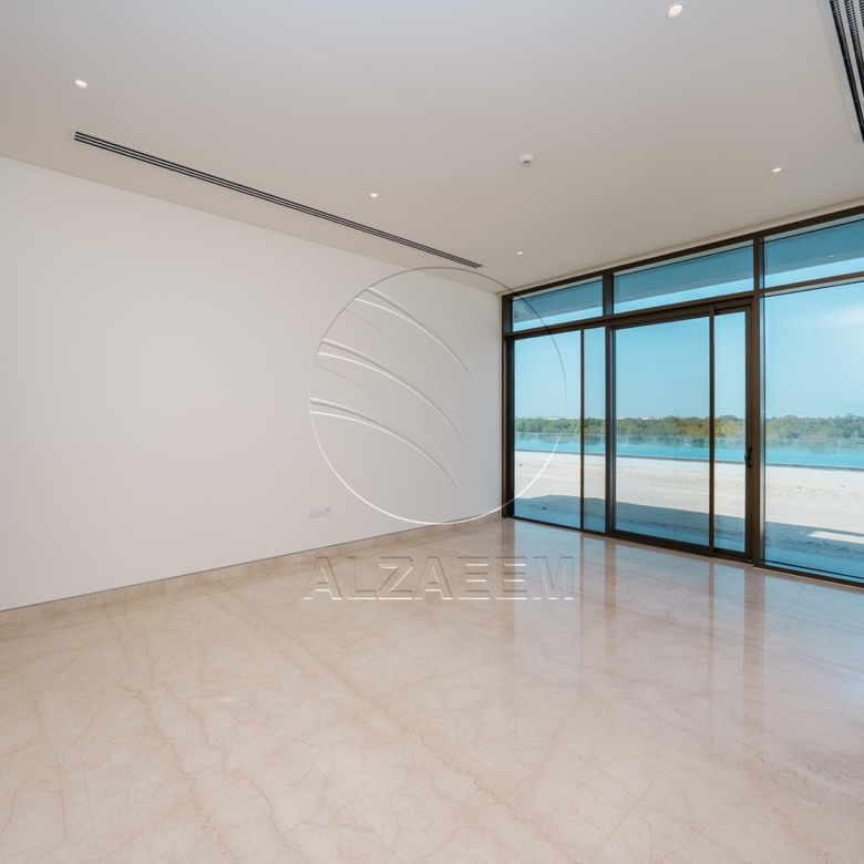 √Seafront VIP Villa | Single Row Corner Big Plot√
