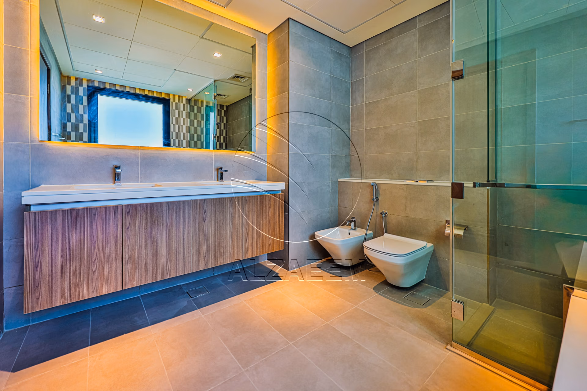 √ HOT! Single Row – Mid Unit | VACANT √