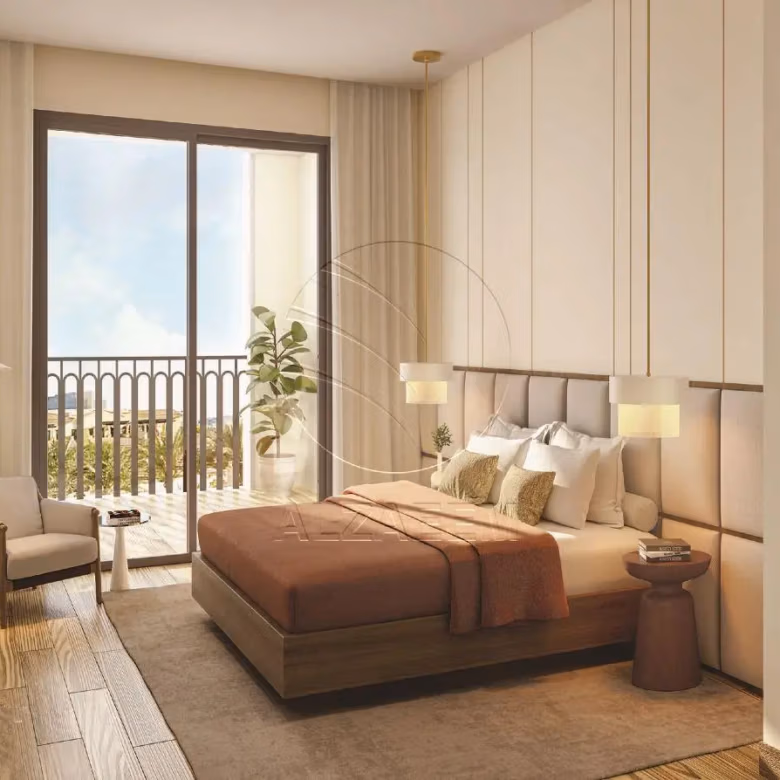 Price Dropped | Overlooking Courtyard | Big Layout