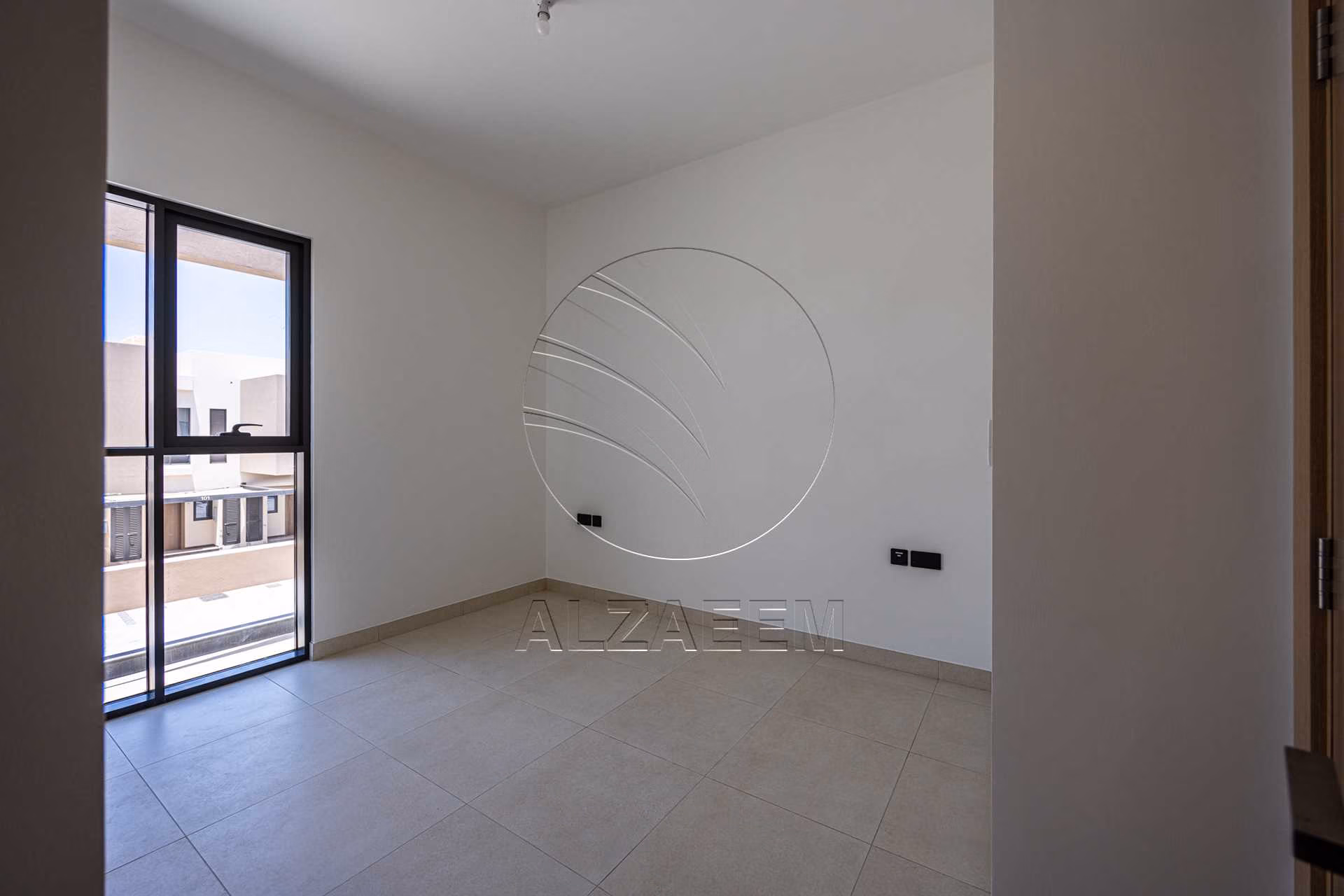 √HOT! Single Row Biggest Layout | Prime Location√