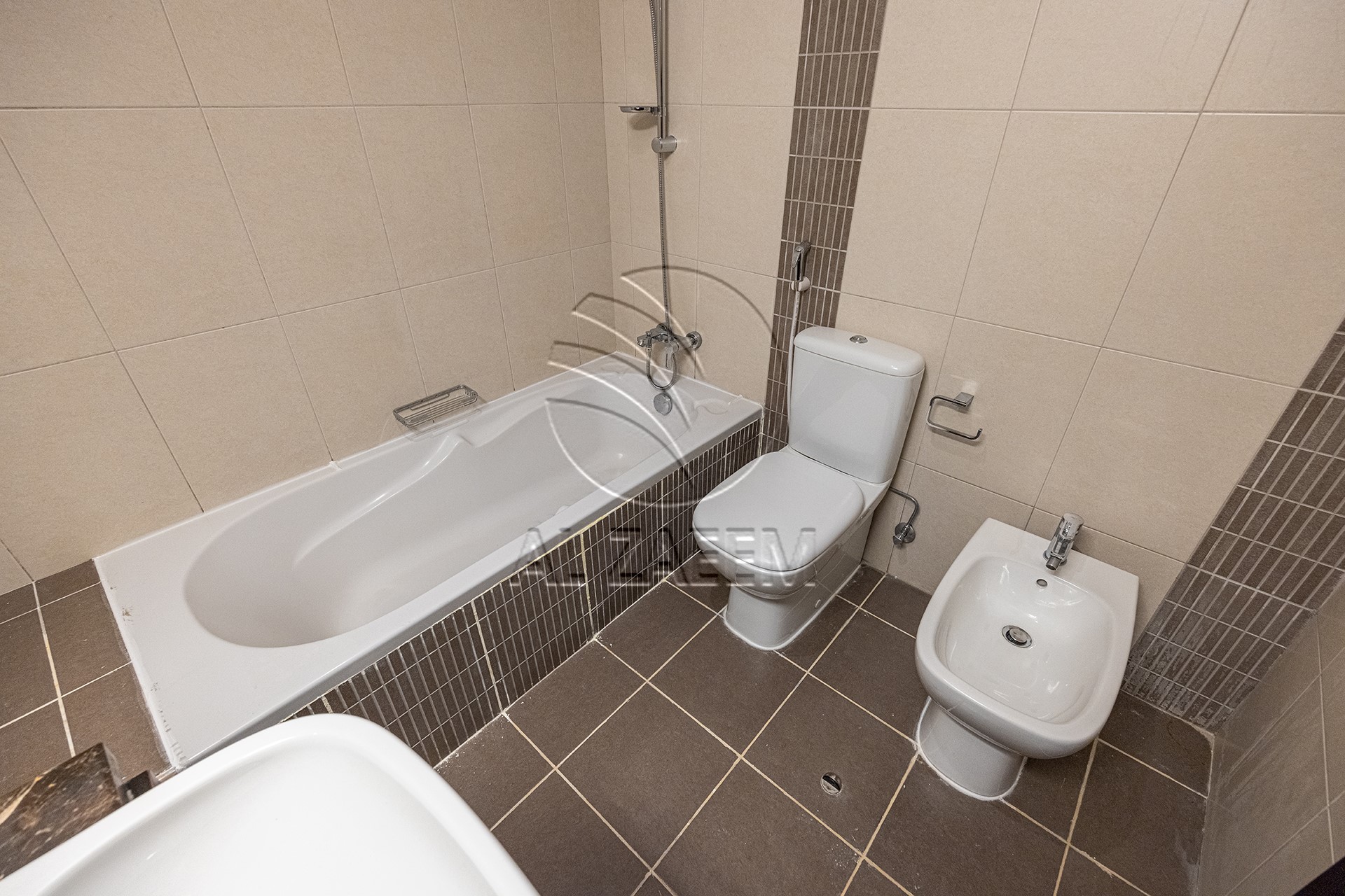 √ High Level Tenanted Unit with Rent Refund √