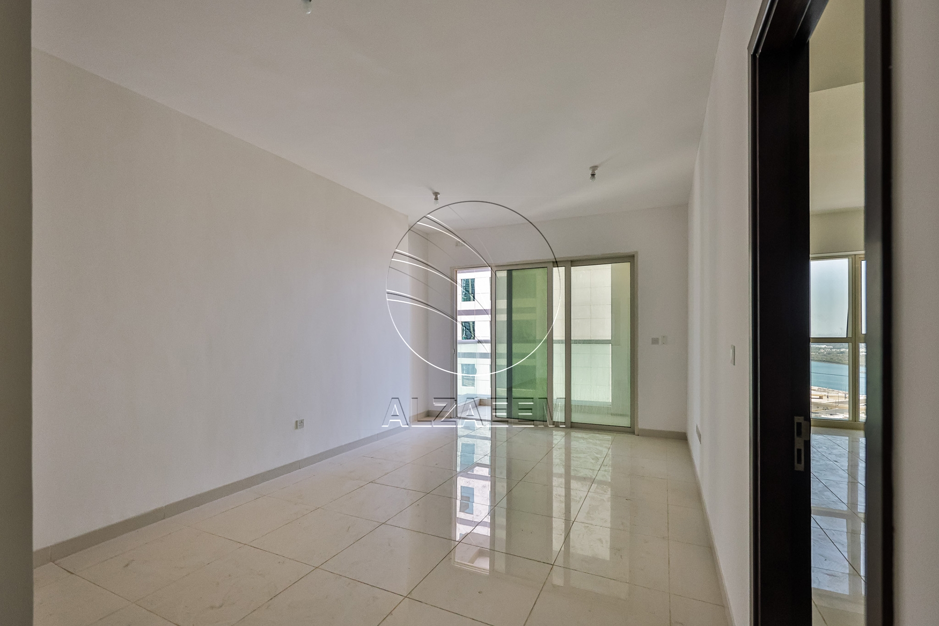 HIGH Level | BIG LAYOUT | Balcony | Open Kitchen