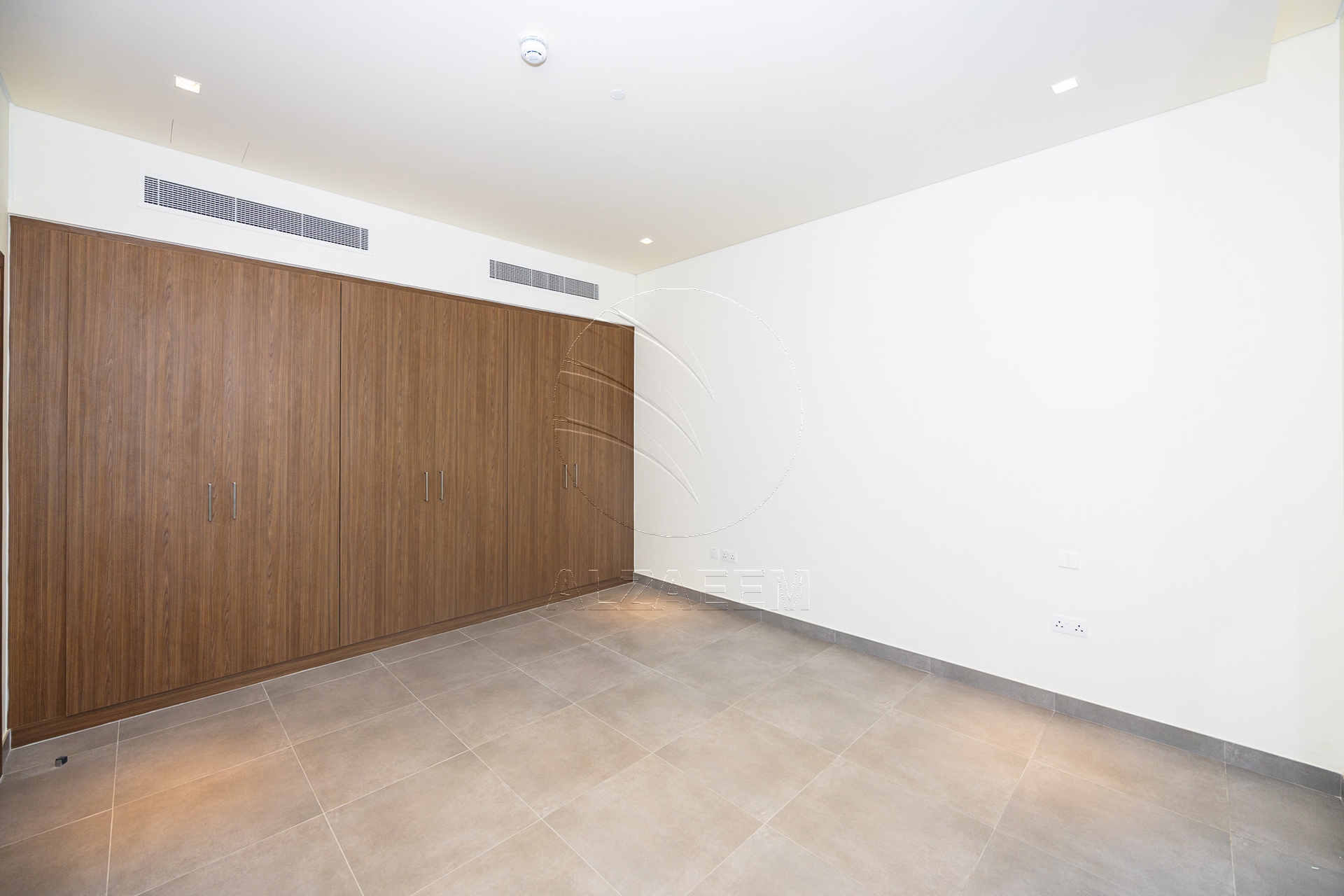 Stand Alone |Single Row -Corner | Golf Course View