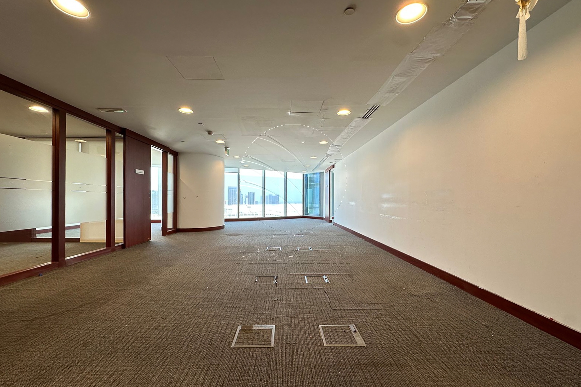 High Level Fitted Office Facing the Canal