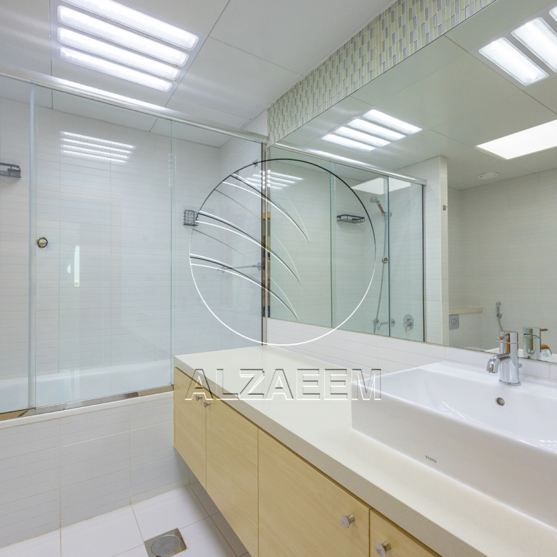 Vacant | Fully renovated unit | Sea View