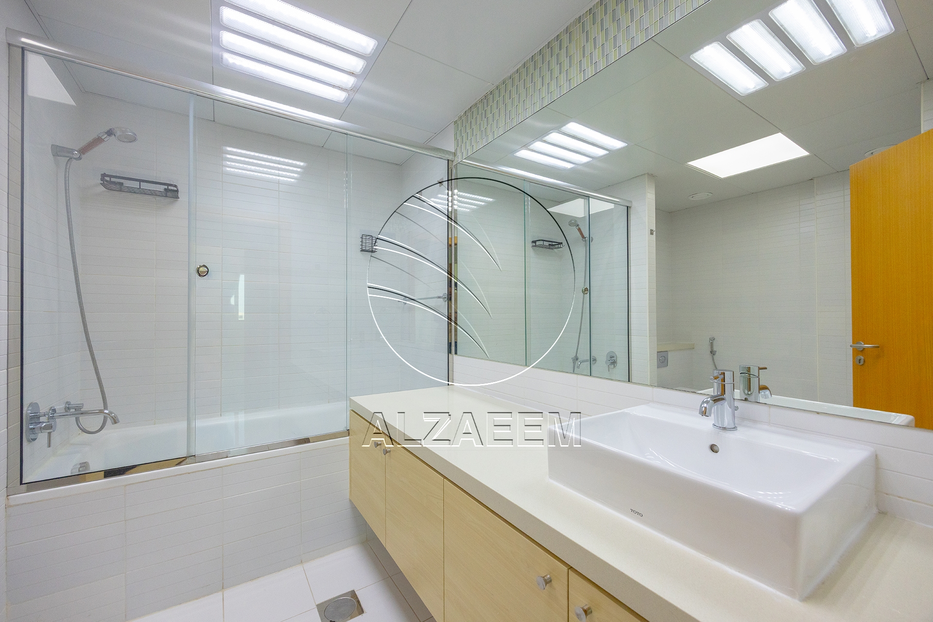 Vacant | Fully renovated unit | Sea View