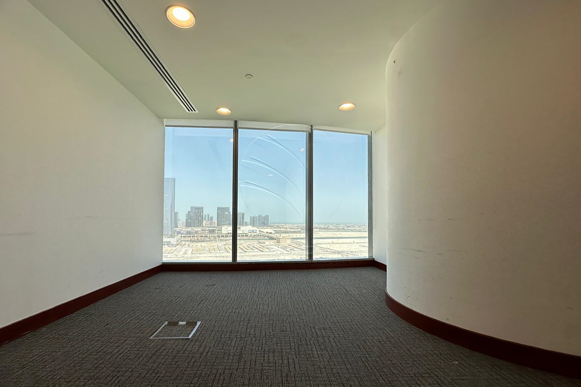 High Level Fitted Office Facing the Canal