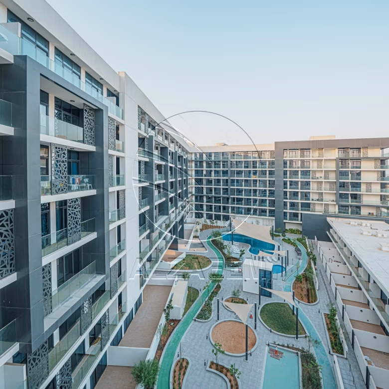 FURNISHED! Overlooking the Pool | Up to 2 Payments