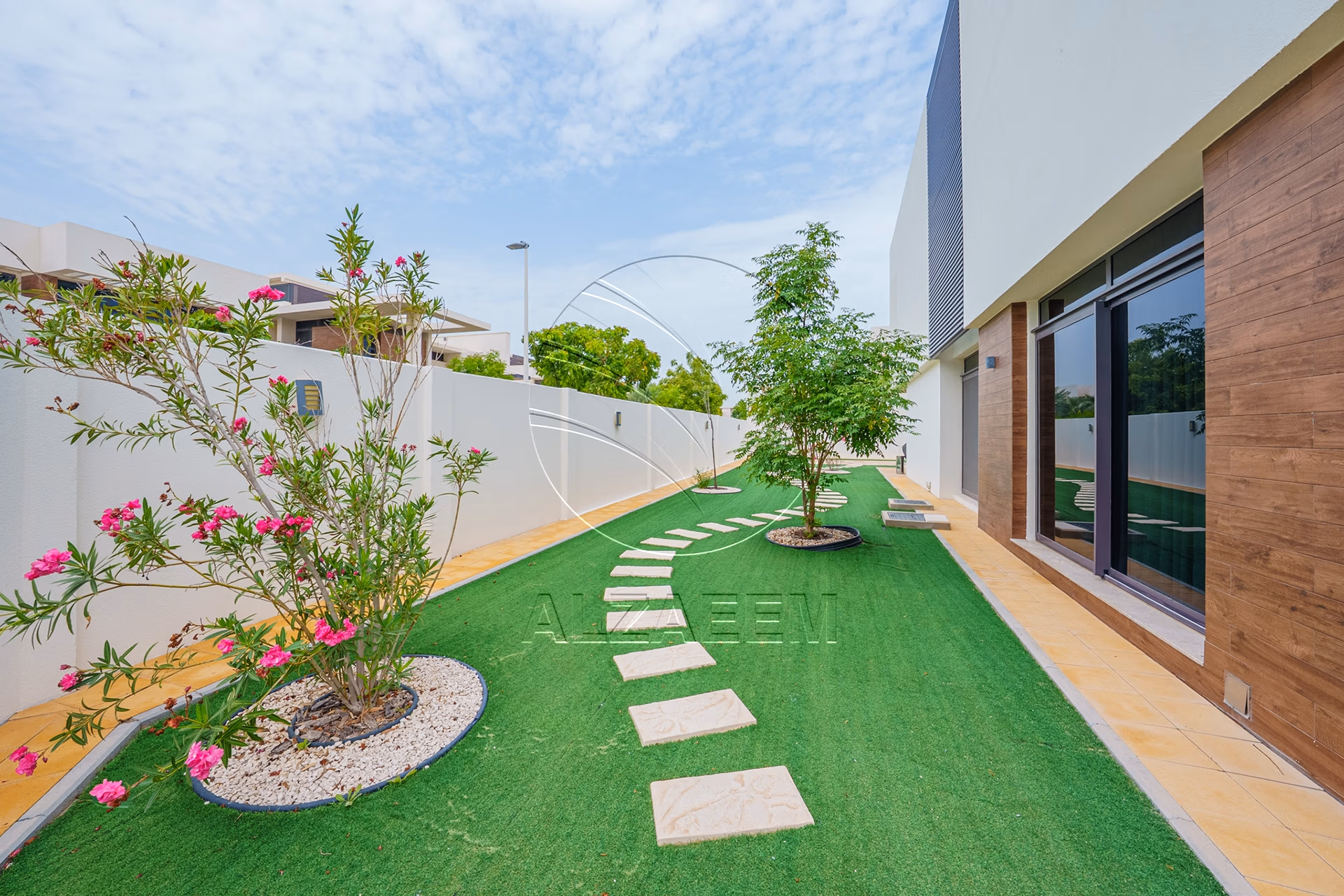 √Landscaped Garden | Furnished | T3-C1 | Corner√
