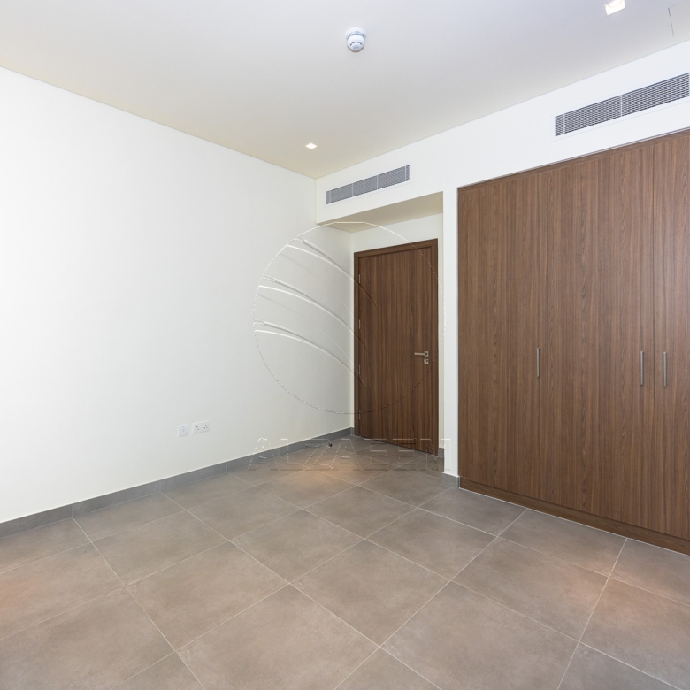 Stand Alone |Single Row -Corner | Golf Course View