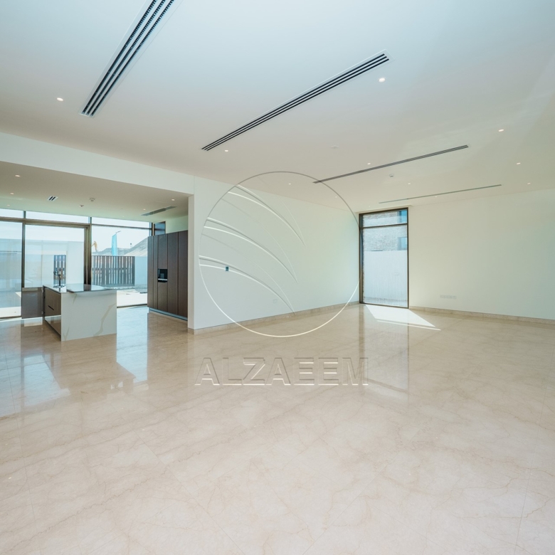 √Seafront VIP Villa | Single Row Corner Big Plot√