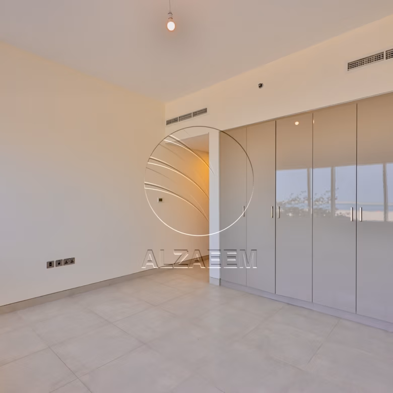 √ Luxurious Sea View Simplex Townhouse | VACANT √