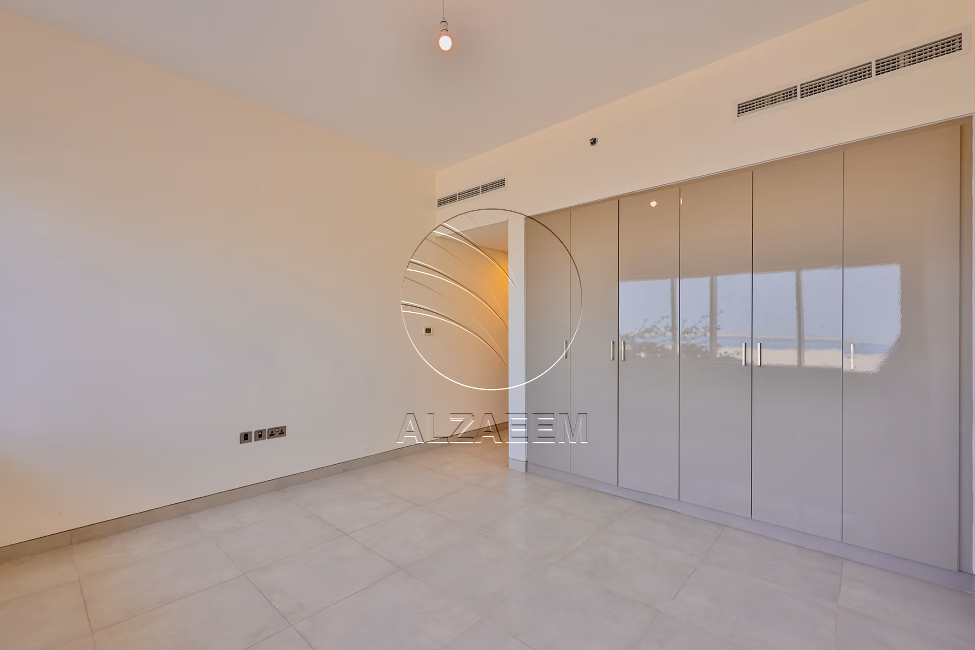 √ Luxurious Sea View Simplex Townhouse | VACANT √