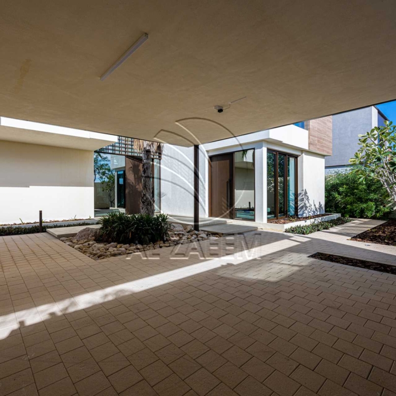 Price Reduced! Prime Location | HIGH Ceiling