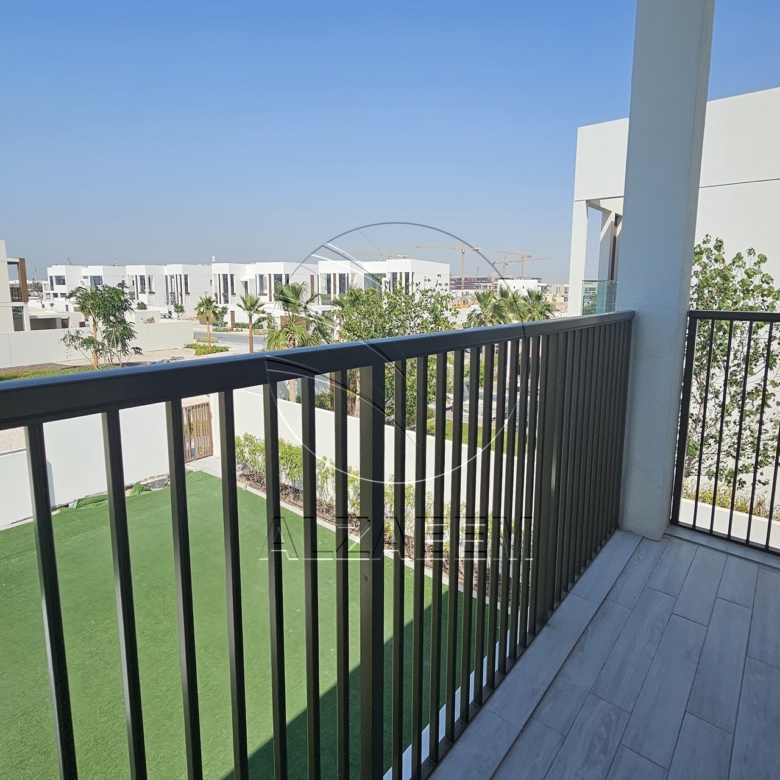 Stunning Location | 4BR+M+D | Vacant Soon!