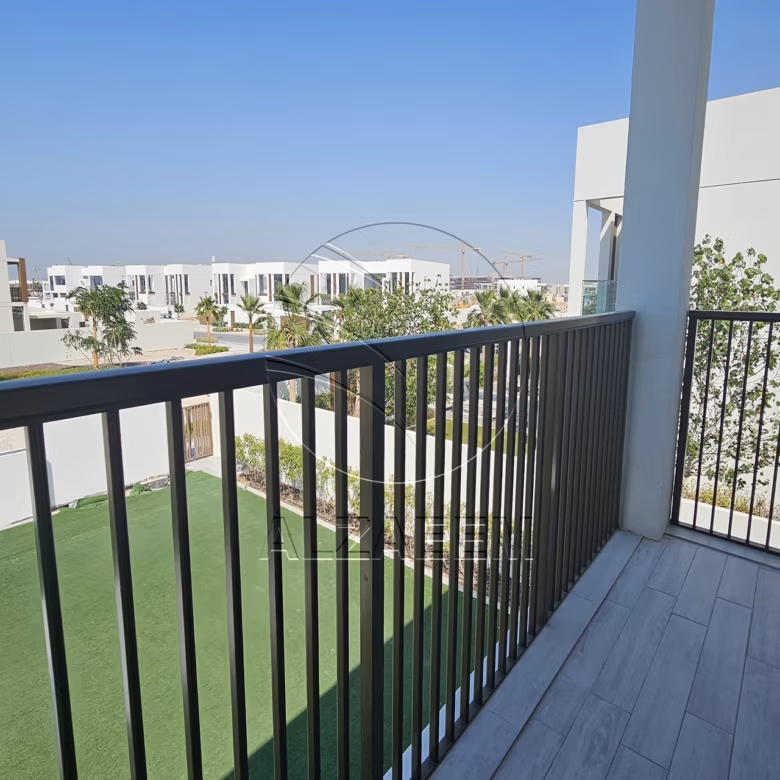 Stunning Location | 4BR+M+D | Vacant Soon!