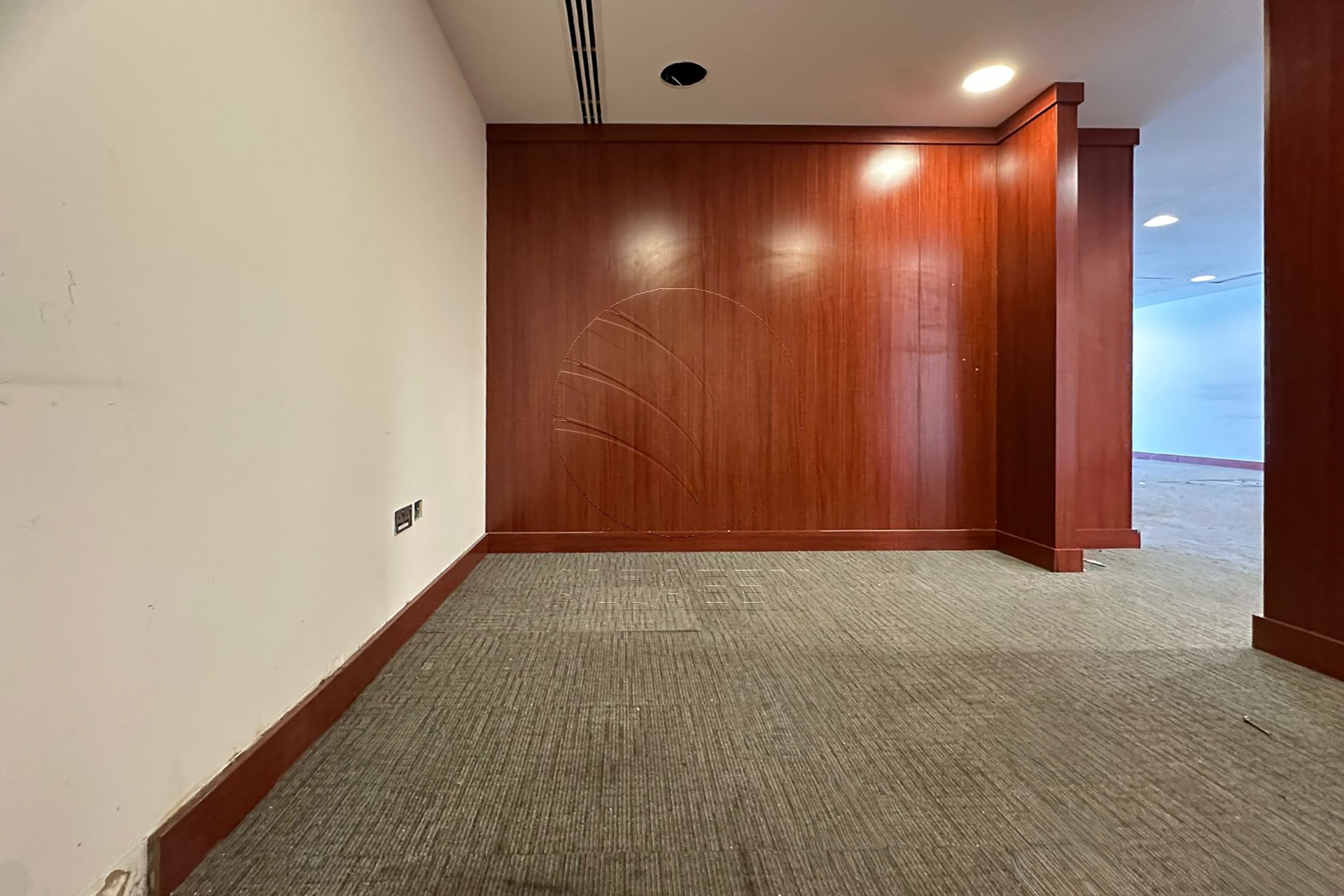 High Level Fitted Office Facing the Canal