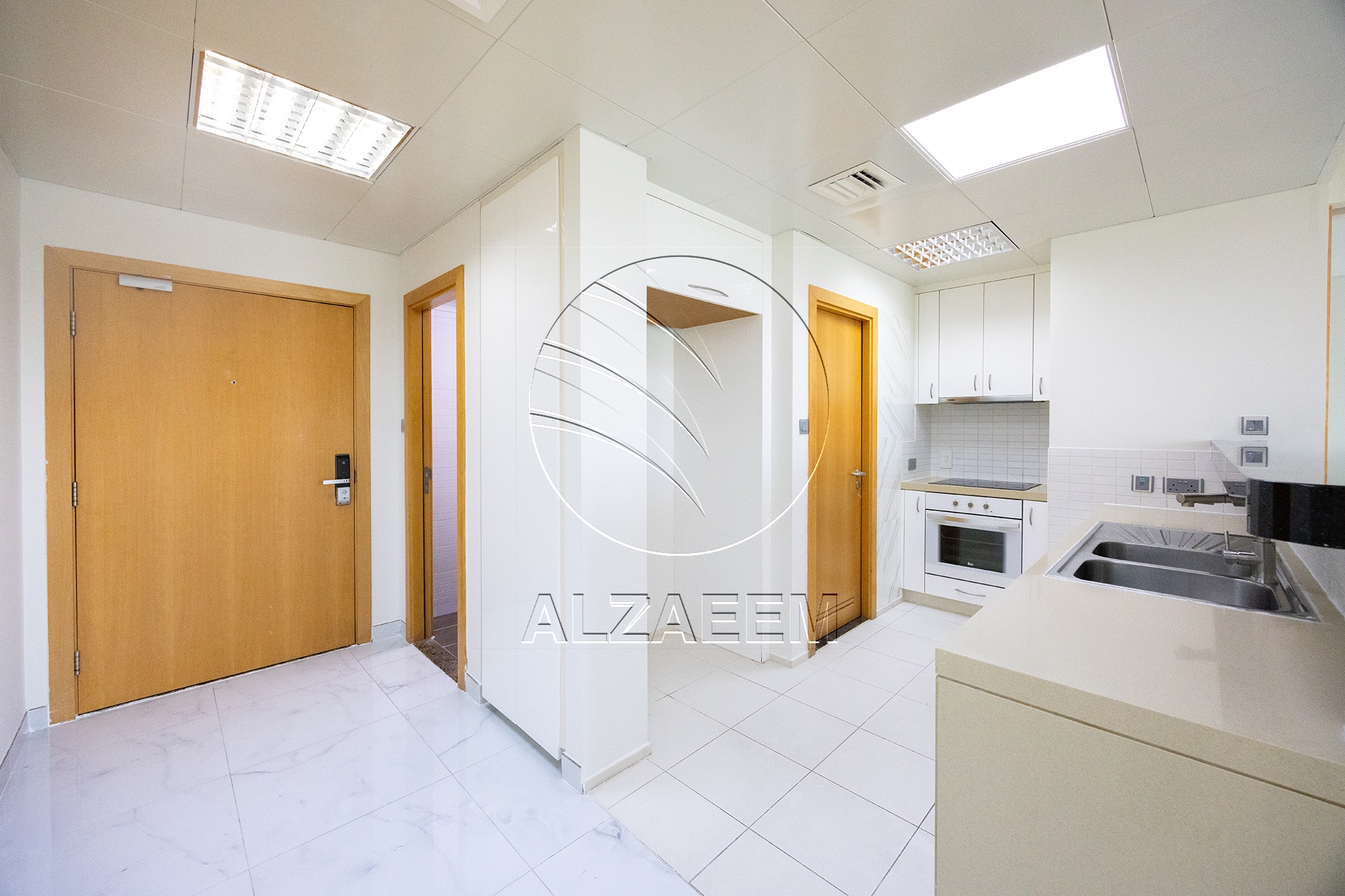 Vacant | Fully renovated unit | Sea View