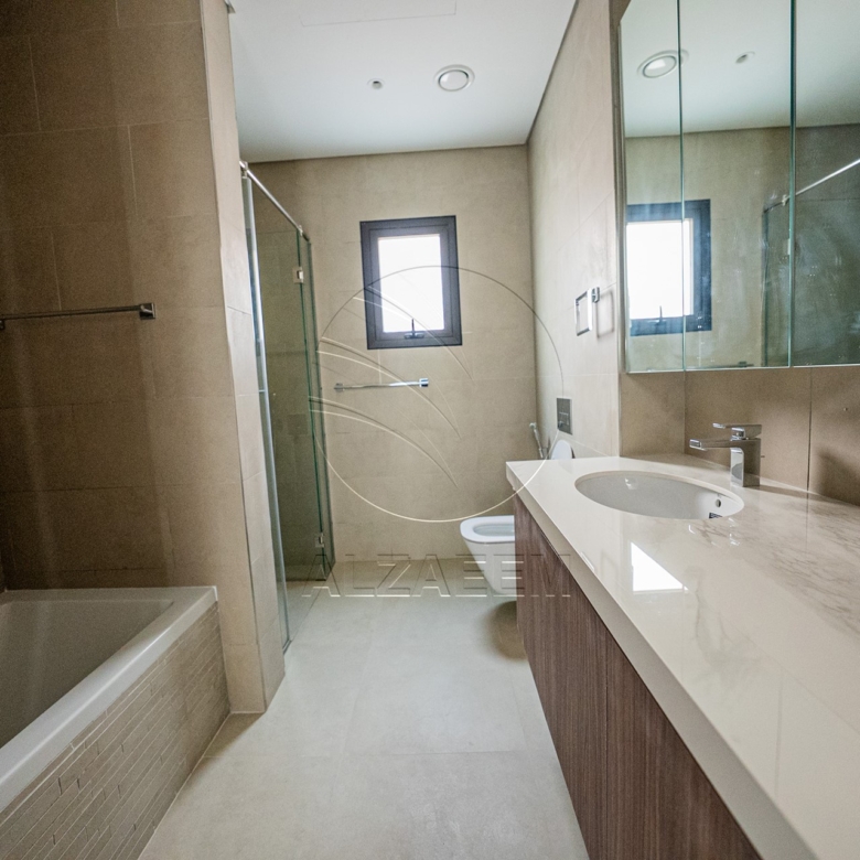 Single Row Villa | Huge Plot | Ready for Occupancy