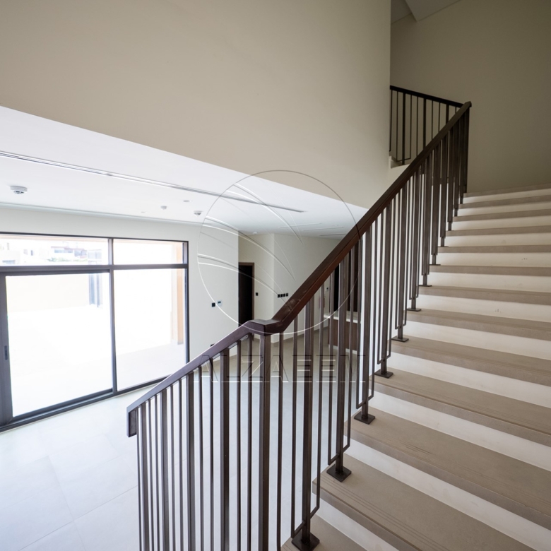 Single Row Villa | Huge Plot | Ready for Occupancy