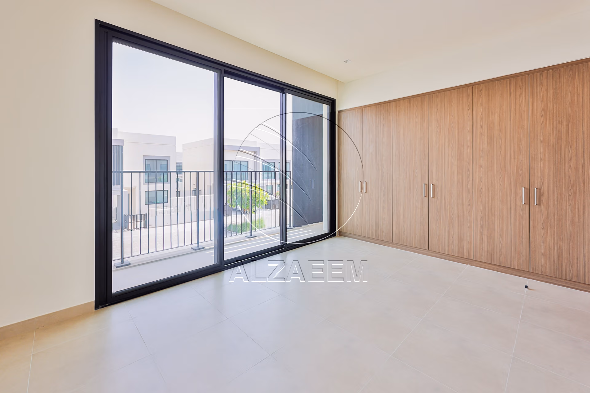 √Corner Single Row! Biggest 2BR Plot in Yas Acres√