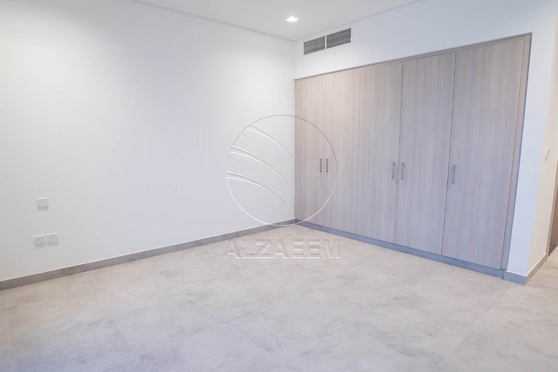 High Quality Upgraded Villa | Single Row | VACANT