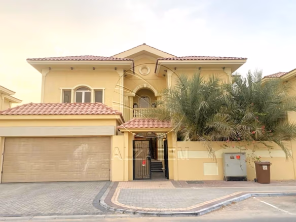 Exclusive! 4BR+M+D | Big Plot Size