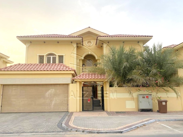 Exclusive! 4BR+M+D | Big Plot Size