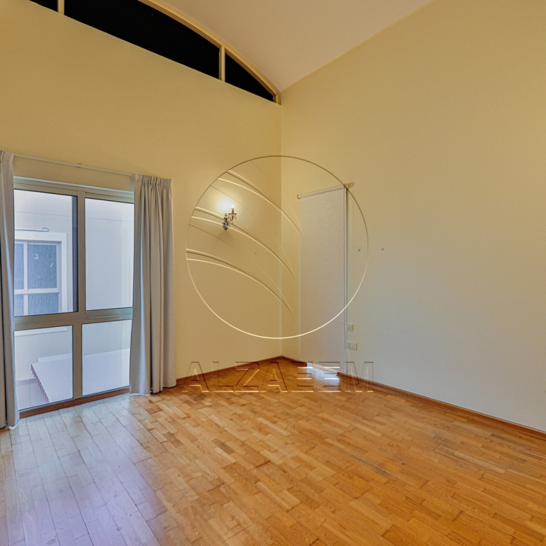 √ Private Pool | Type A | Tenanted | CORNER √